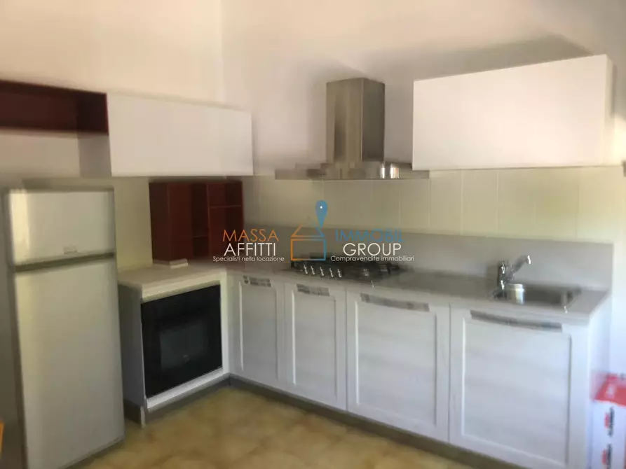 Immagine 1 di Porzione di casa in affitto  in Viale Zaccagna D 9 a Carrara