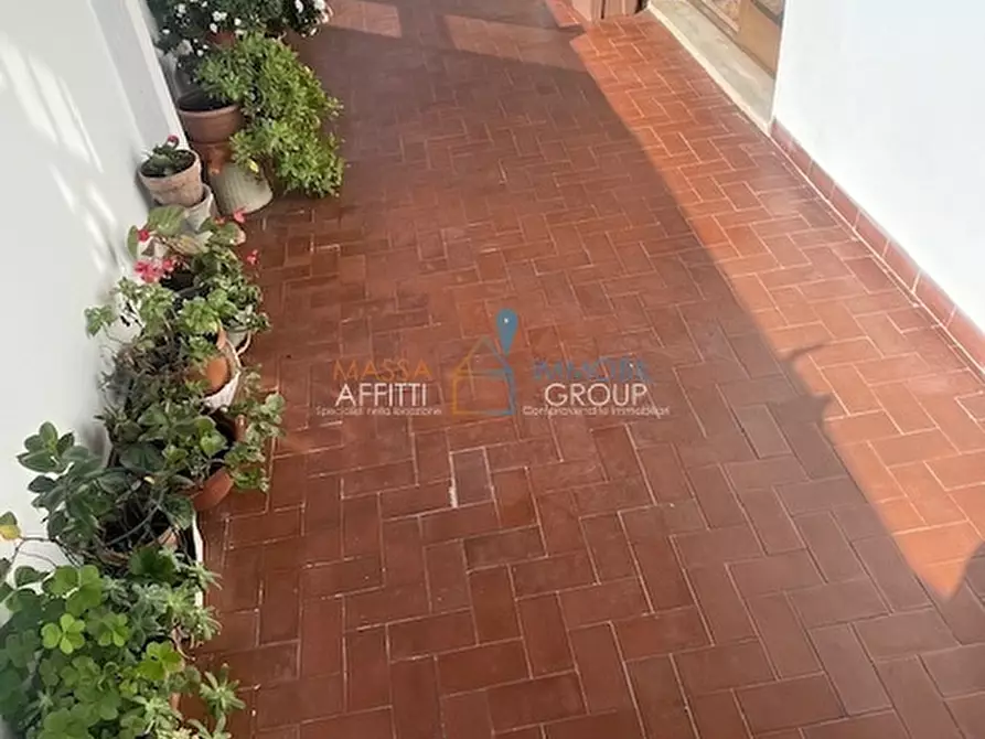 Immagine 10 di Pentalocale in vendita  in Viale Giacomo Puccini 26 a Massa