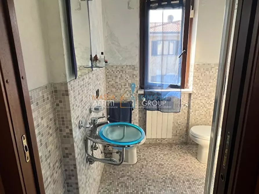 Immagine 32 di Villa in vendita  in Via Tinelli 33 a Massa