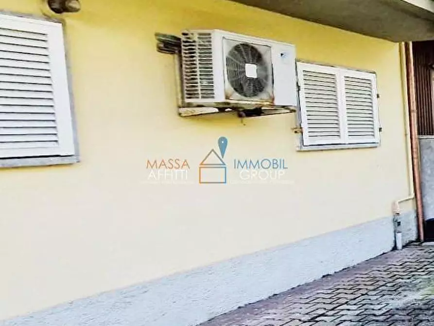 Immagine 9 di Trilocale in vendita  in Via Gioacchino Rossini 47 a Massa