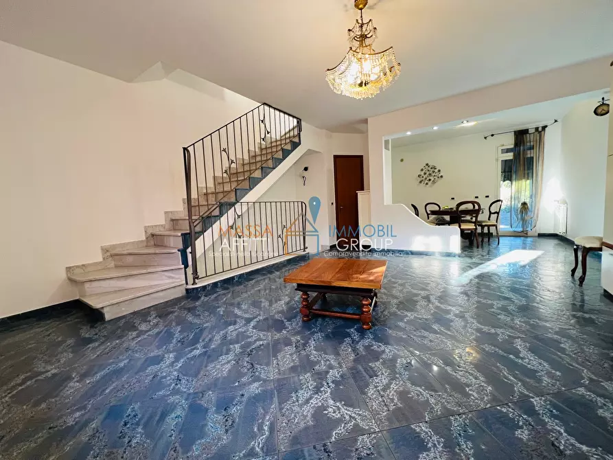 Immagine 13 di Villetta a schiera in vendita  in Via Due Madonne 32 a Massa