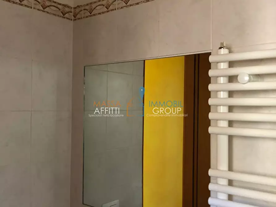 Immagine 10 di Trilocale in vendita  in Località Casette 95 a Massa