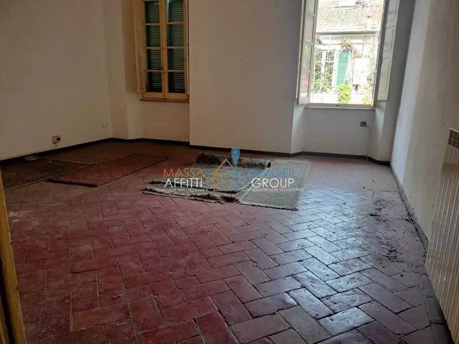 Immagine 6 di Pentalocale in vendita  in Via Mario Bigini 22 a Massa