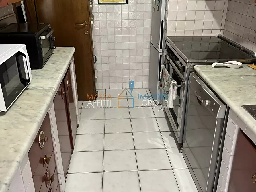 Immagine 7 di Pentalocale in vendita  in Viale XX Settembre 260A a Carrara