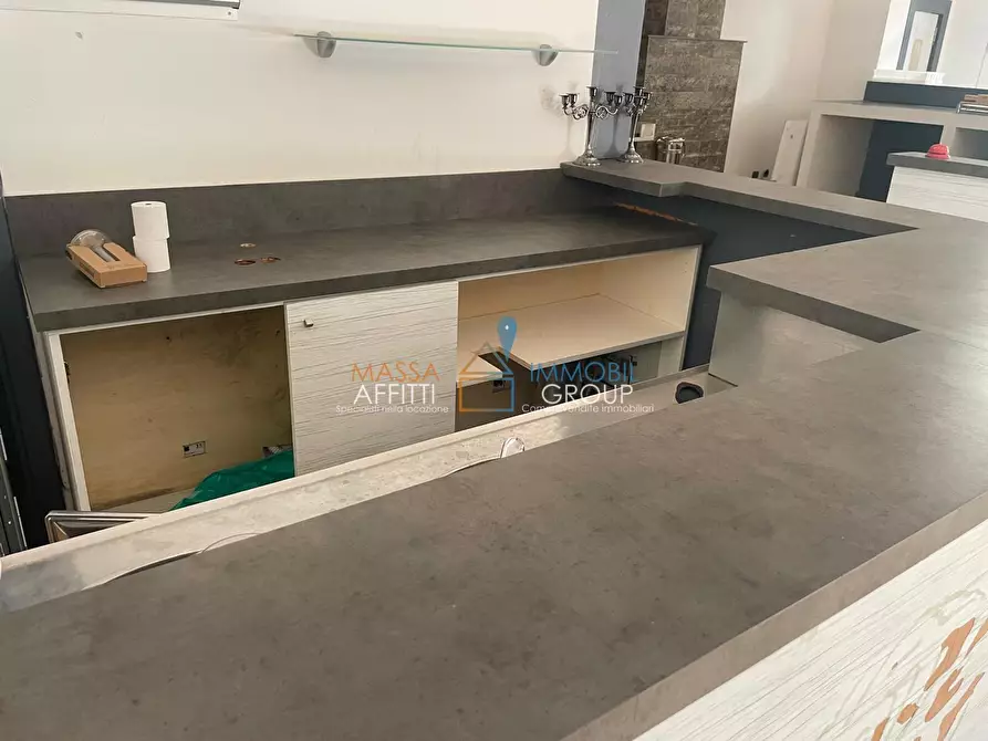 Immagine 25 di Locale commerciale in vendita  in Via Democrazia 64 a Massa