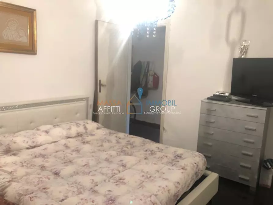 Immagine 10 di Casa semindipendente in vendita  in Piazza San Martino 1 a Massa