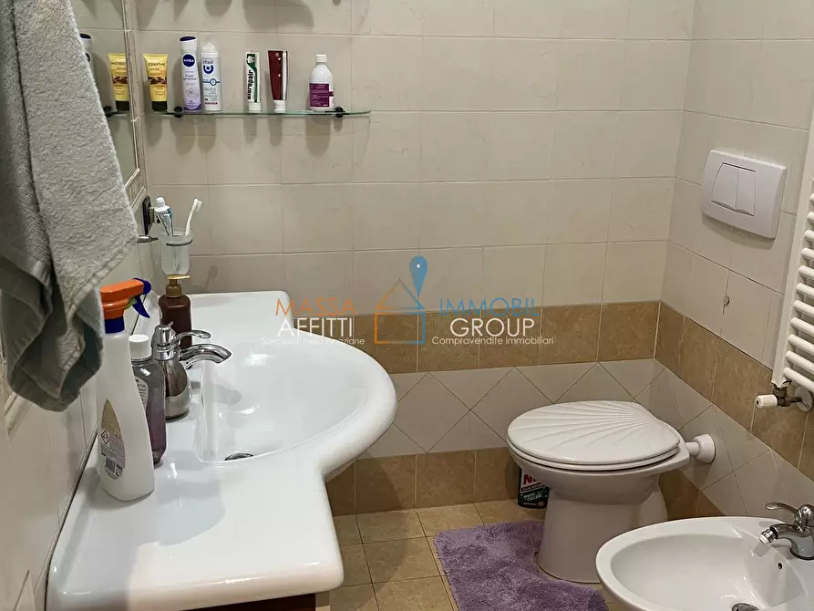 Immagine 18 di Trilocale in affitto  in Viale Roma 45 a Massa