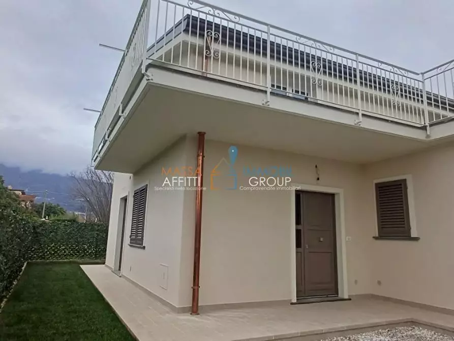Immagine 3 di Villa in vendita  in Via Poggiolo 64 a Massa