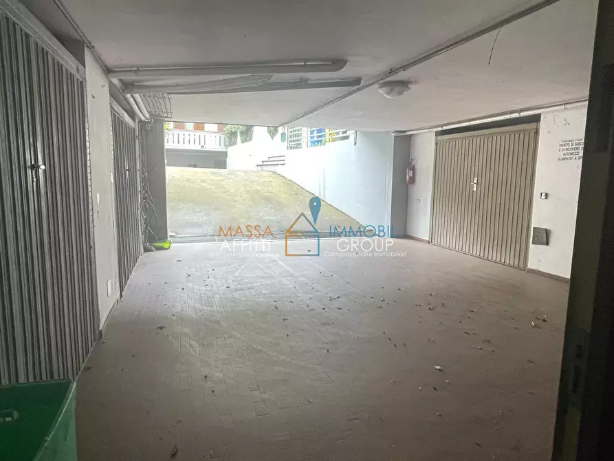 Immagine 23 di Locale commerciale in affitto  in Viale Roma 183 a Massa