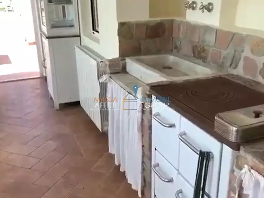 Immagine 1 di Trilocale in affitto  in Via Gianfranceschi 5 a Montignoso
