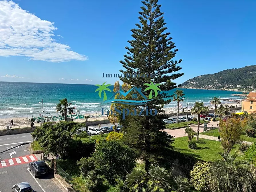 Immagine 1 di Trilocale in affitto  in via aurelia 118 a Andora