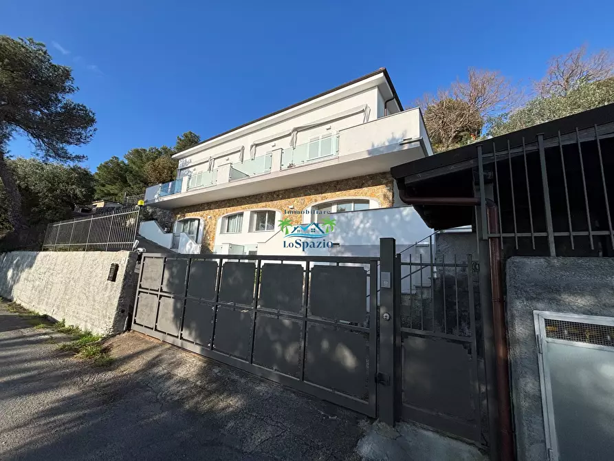 Immagine 13 di Trilocale in vendita  in strada colla micheri a Andora