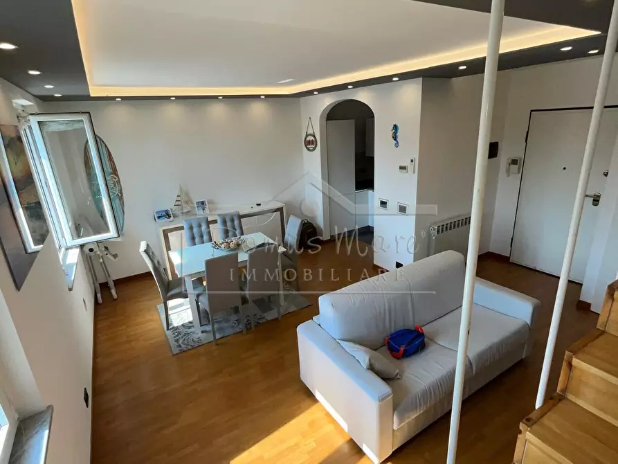 Immagine 16 di Trilocale in affitto  a Savona