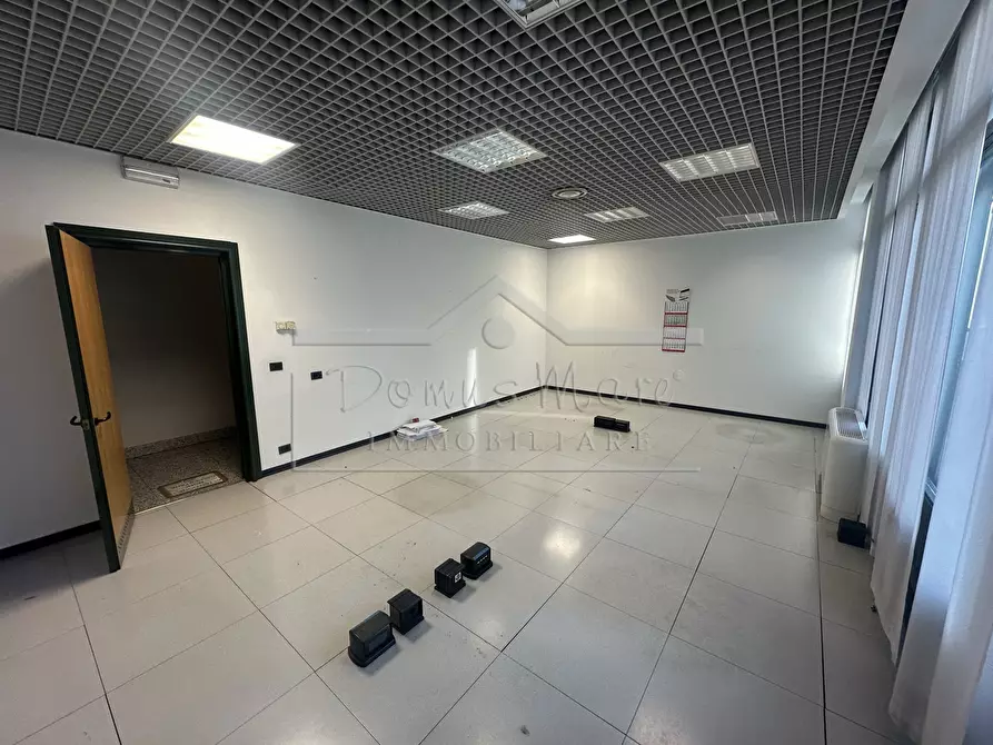 Immagine 8 di Ufficio in affitto  in via bartolomeo guidobono 137 r a Savona