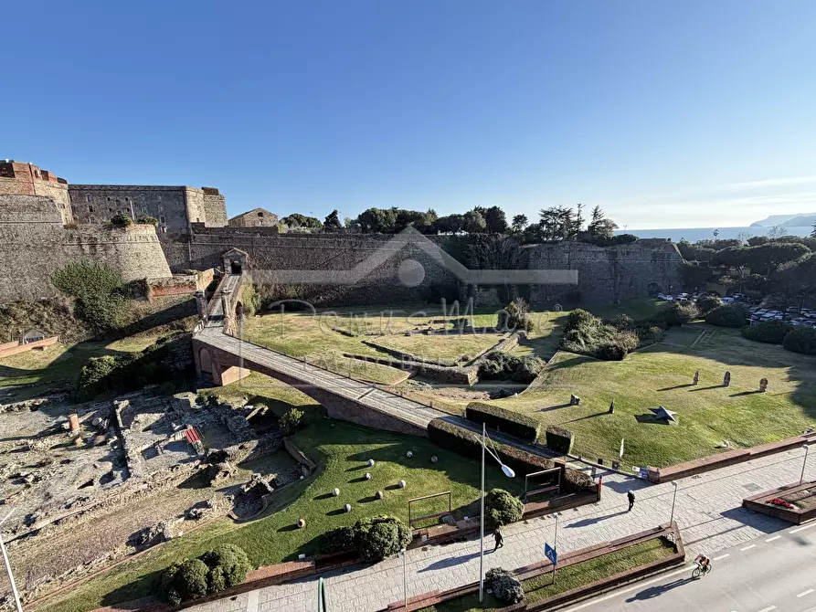 Immagine 26 di Quadrilocale in affitto  a Savona