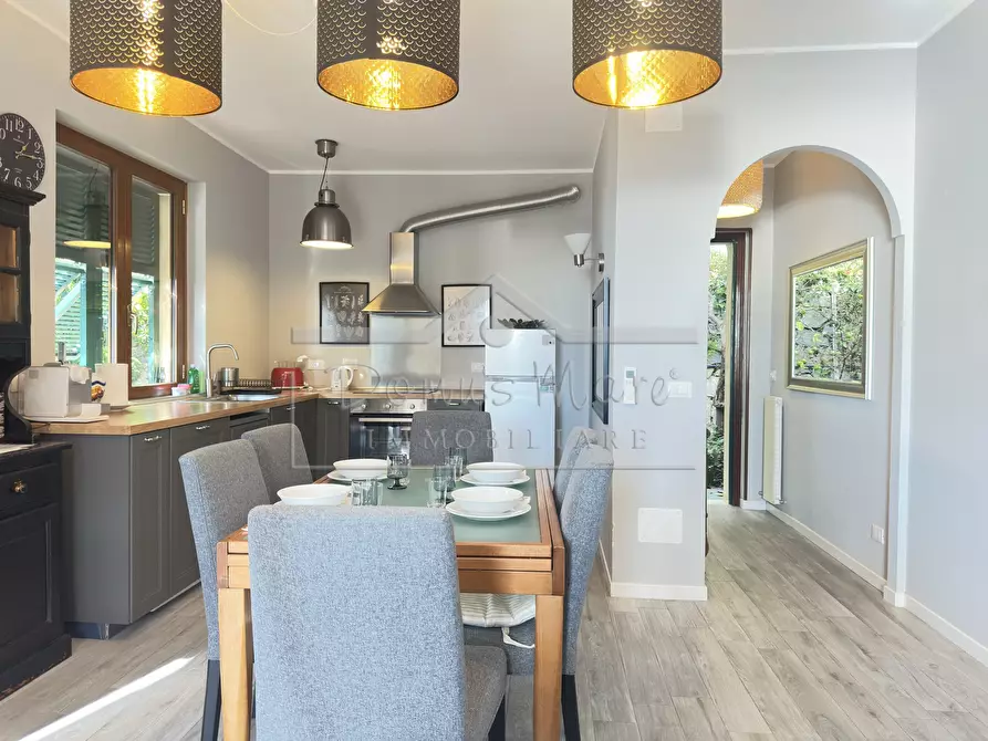 Immagine 9 di Casa indipendente in vendita  in Salvo D'Acquisto 70 a Recco