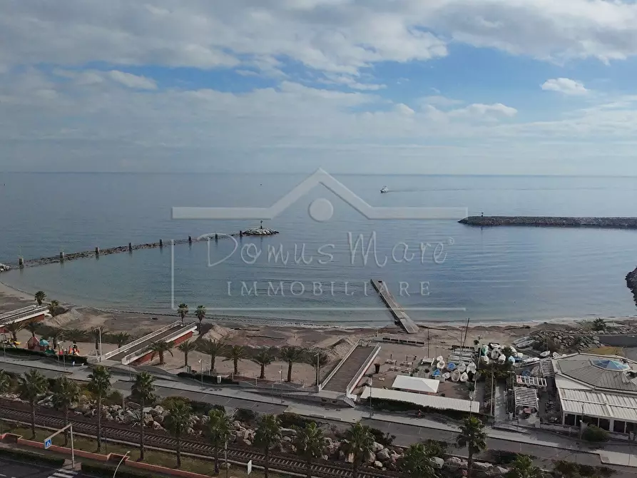 Immagine 22 di Trilocale in vendita  in Via Aurelia 20 a Loano