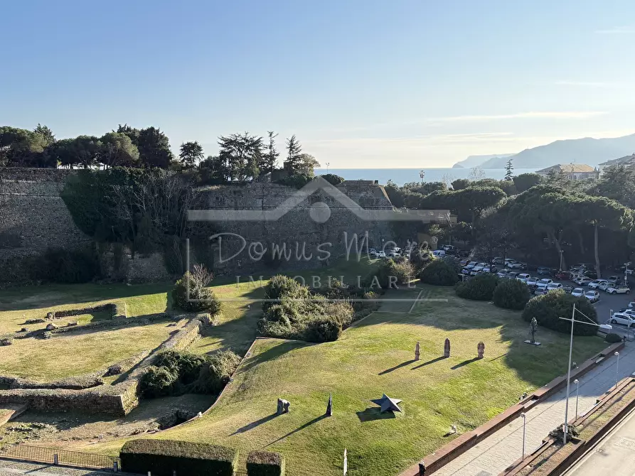 Immagine 29 di Quadrilocale in affitto  a Savona