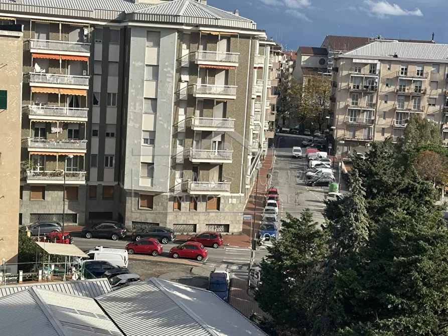 Immagine 27 di Quadrilocale in vendita  in Piazza Santa Cecilia 2 a Savona