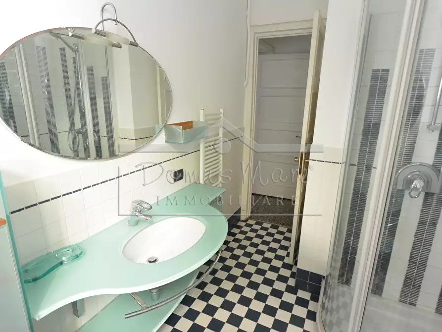 Immagine 29 di Pentalocale in vendita  in Via Montegrappa 4 a Savona