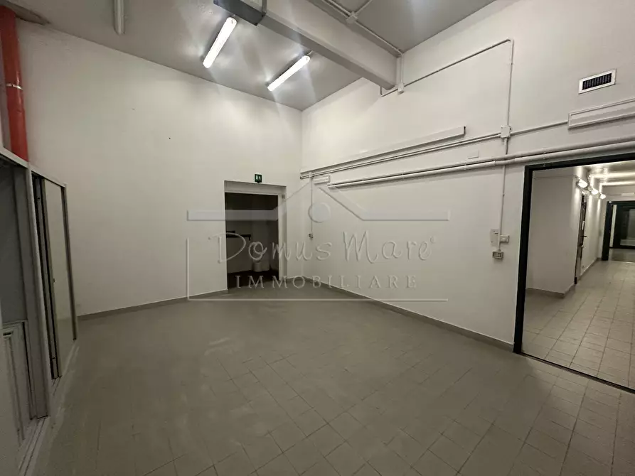 Immagine 30 di Ufficio in affitto  in via bartolomeo guidobono 137 r a Savona