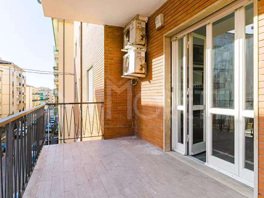 Immagine 11 di Pentalocale in vendita  in Viale Fabbricotti a Livorno