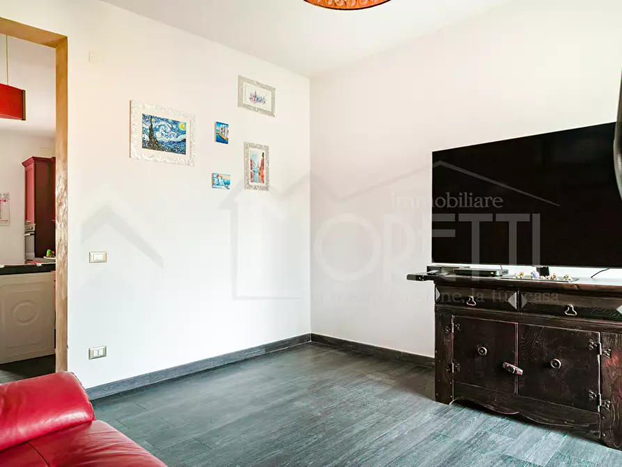 Immagine 34 di Pentalocale in vendita  in Via dell'Alloro a Livorno