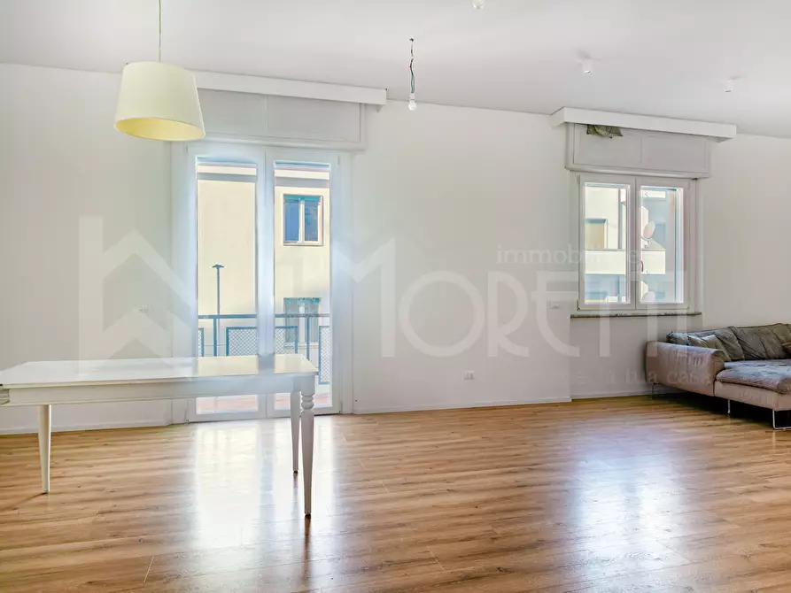 Immagine 5 di Pentalocale in vendita  in Via Costanzo Ebat a Livorno