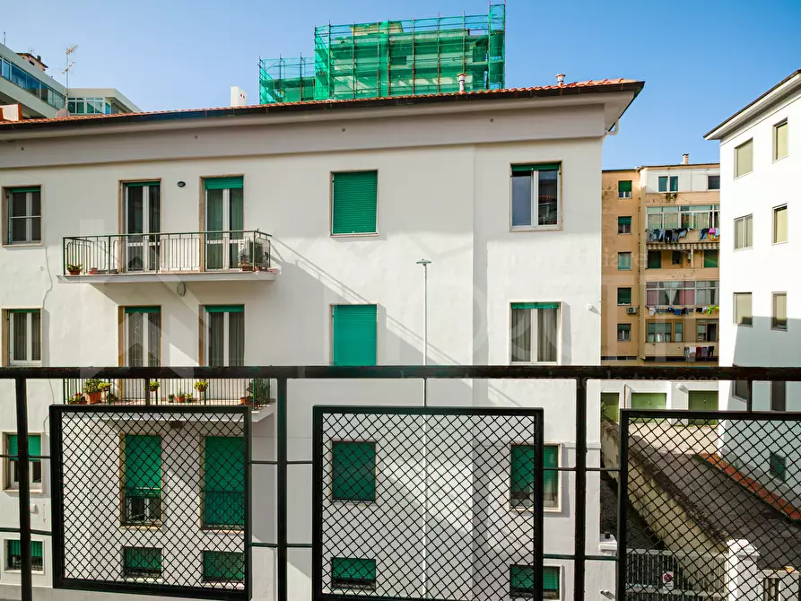 Immagine 7 di Pentalocale in vendita  in Via Costanzo Ebat a Livorno