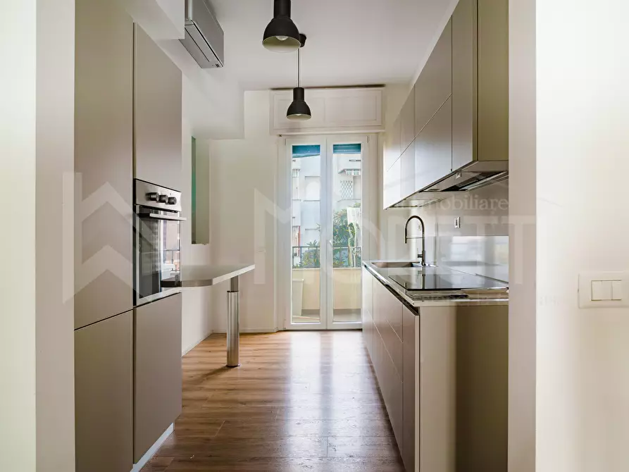 Immagine 24 di Pentalocale in vendita  in Via Costanzo Ebat a Livorno