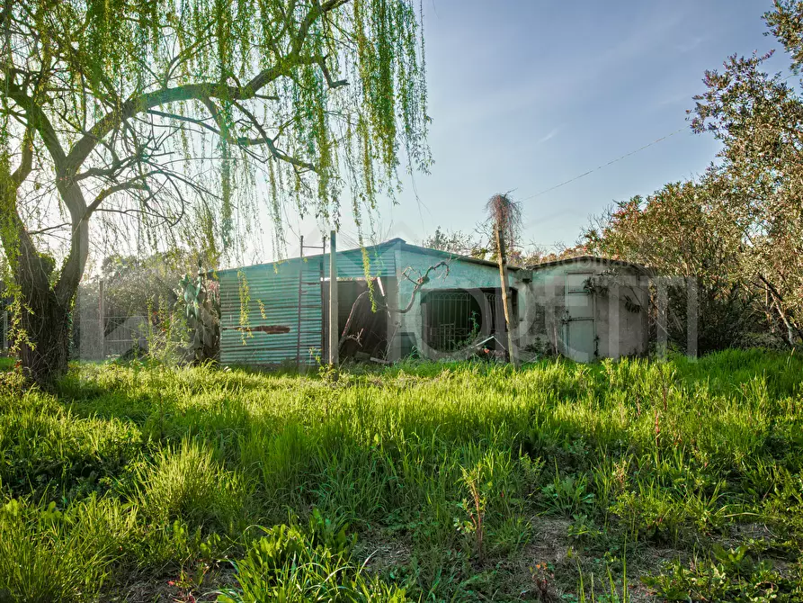 Immagine 35 di Magazzino in vendita  in Via delle Sorgenti a Livorno