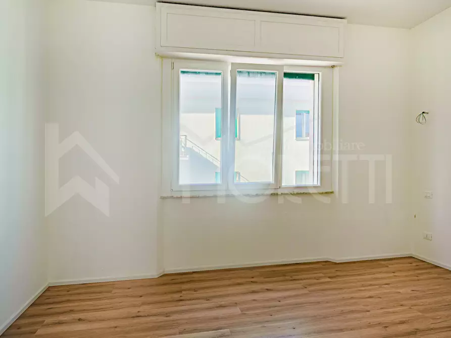 Immagine 50 di Pentalocale in vendita  in Via Costanzo Ebat a Livorno