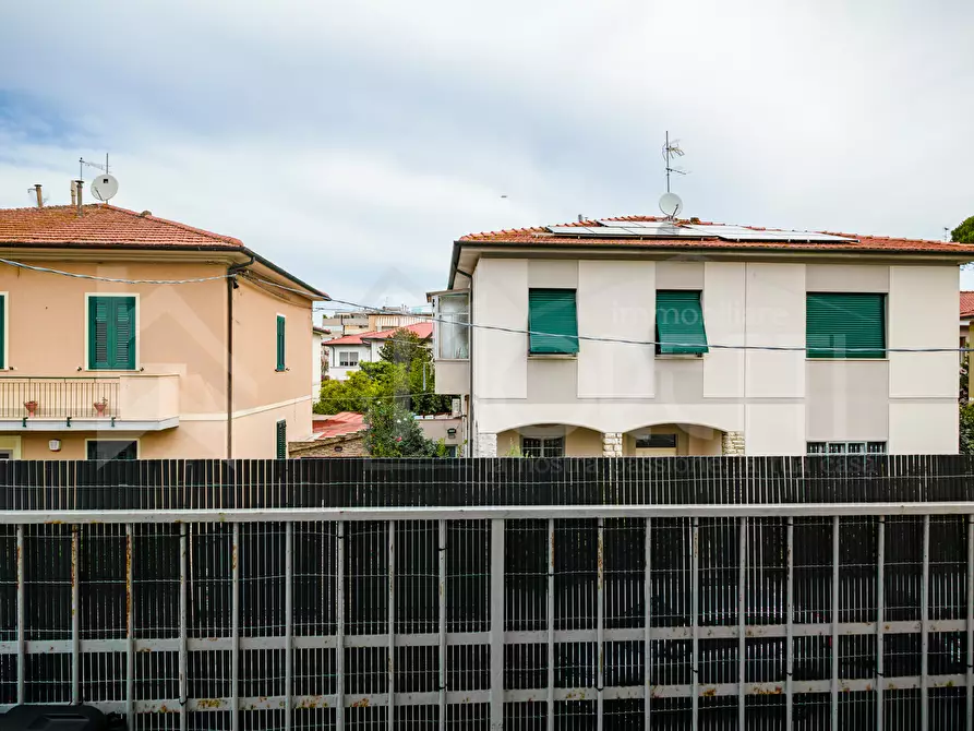 Immagine 28 di Pentalocale in vendita  in Via dell'Alloro a Livorno