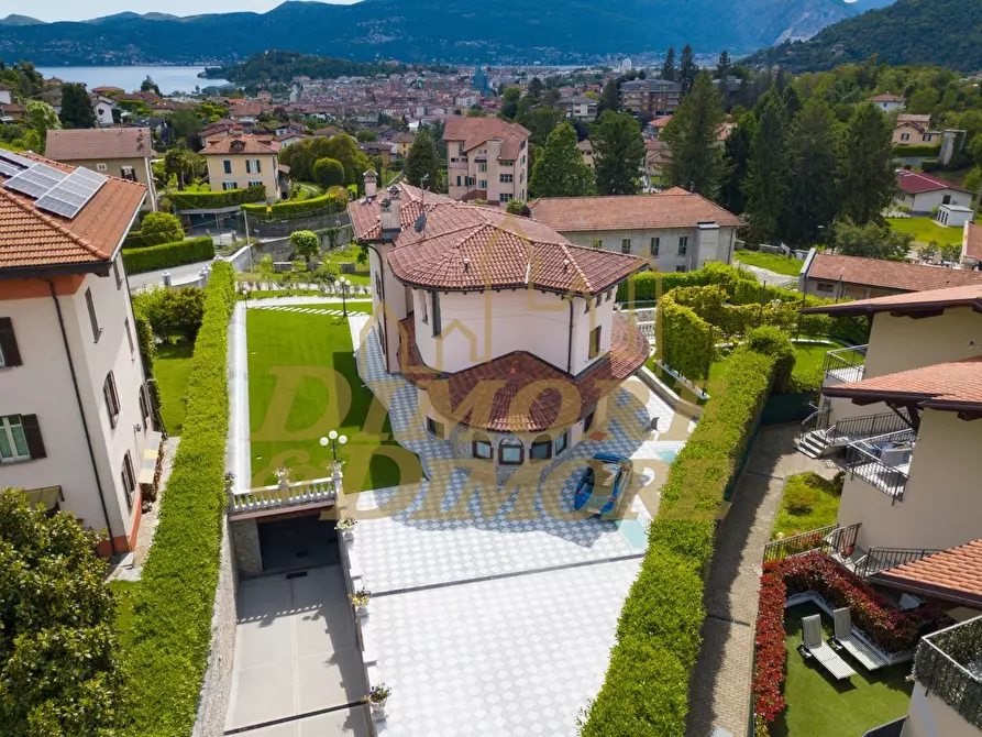 Immagine 4 di Villa in vendita  a Verbania