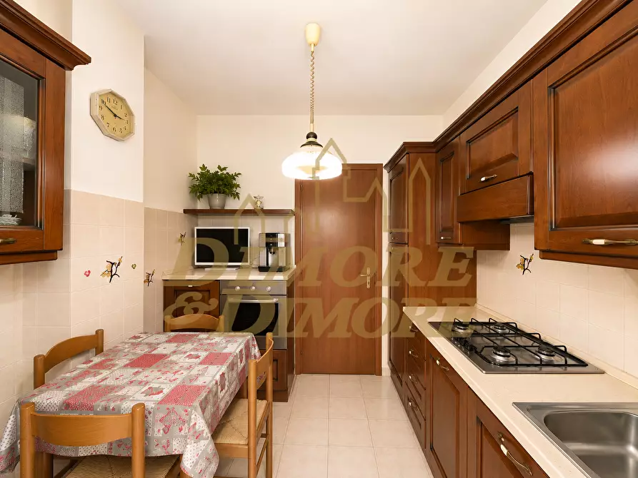Immagine 17 di Appartamento in vendita  in Viale Garibaldi 19 a Maccagno Con Pino E Veddasca