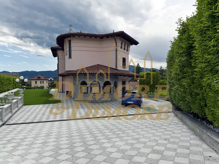 Immagine 27 di Villa in vendita  a Verbania