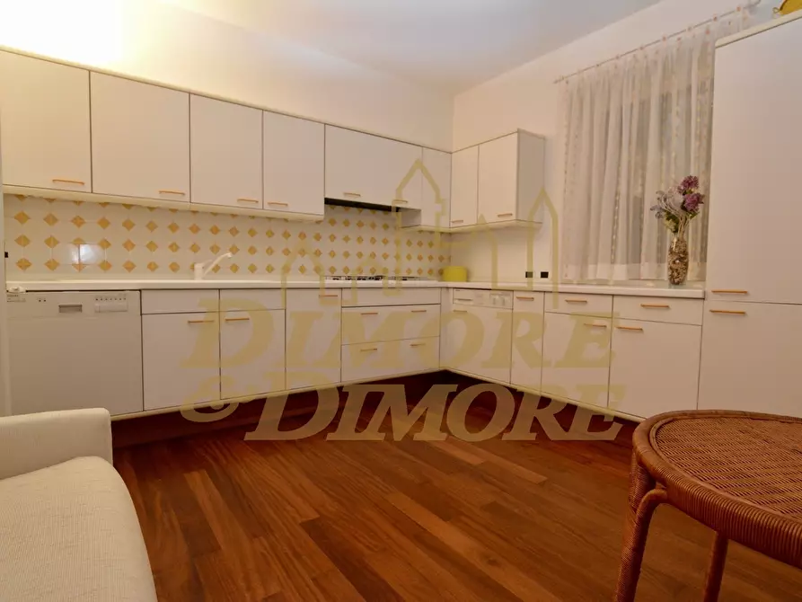 Immagine 42 di Villa in vendita  a Ranco