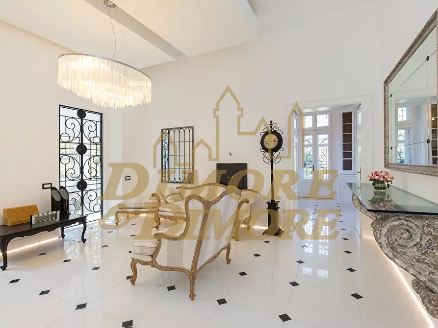 Immagine 19 di Villa in vendita  in via giuseppe verdi 5 a Stresa