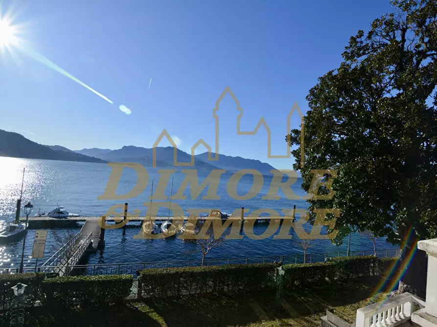 Immagine 26 di Villa in vendita  in Viale Garibaldi 68 a Maccagno Con Pino E Veddasca