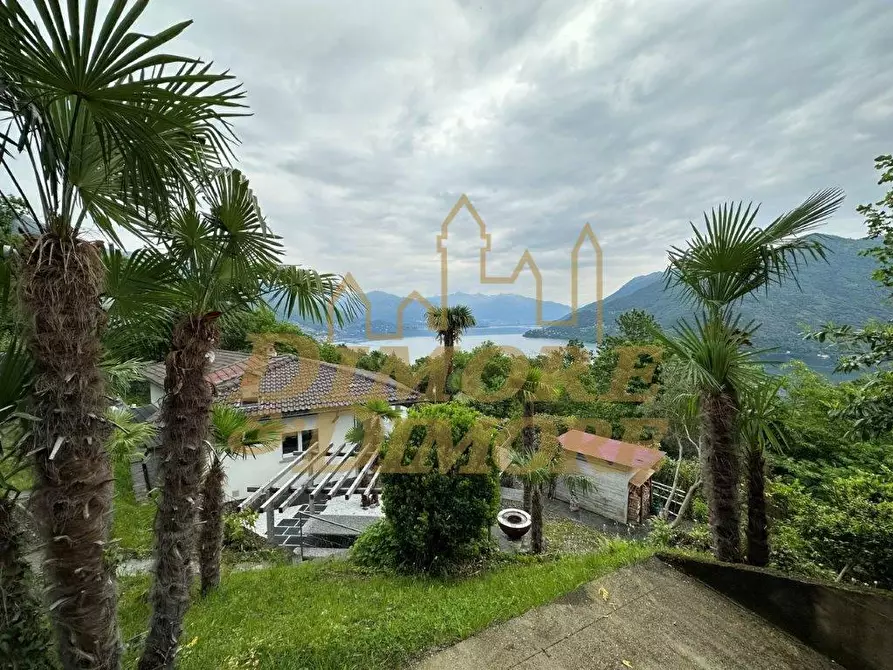 Immagine 1 di Villa in vendita  a Cannobio