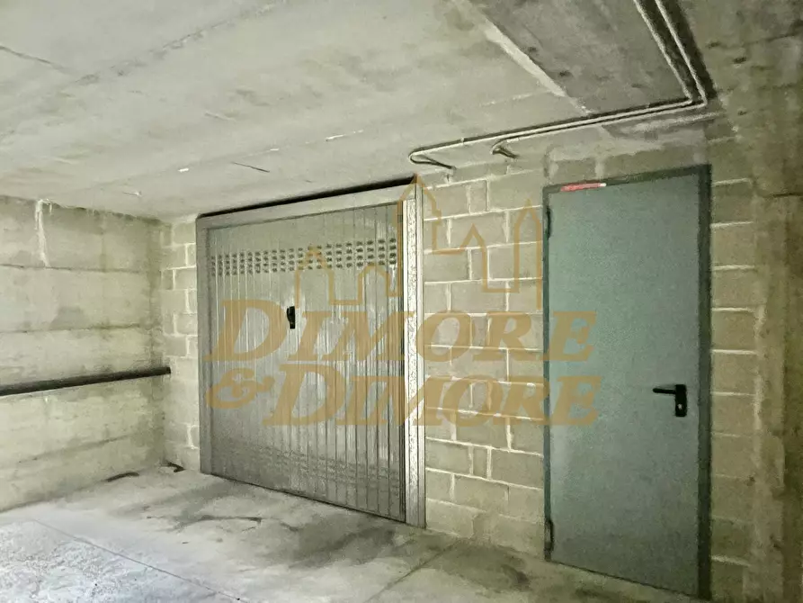 Immagine 29 di Trilocale in vendita  in Via Arturo Reschigna 2/B a Maccagno Con Pino E Veddasca