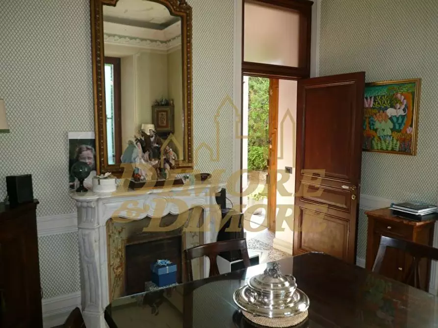 Immagine 15 di Villa in vendita  in Via Ciro Menotti 3 a Luino