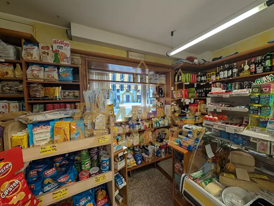 Immagine 4 di Locale commerciale in vendita  a Premosello-Chiovenda