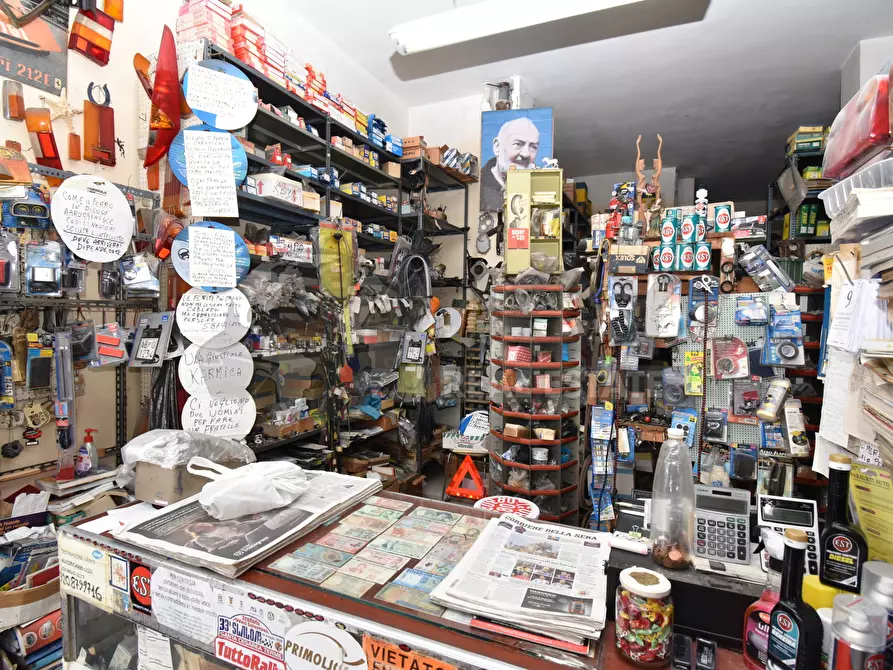 Immagine 20 di Locale commerciale in vendita  in Via g. Candido 1 a Lecce