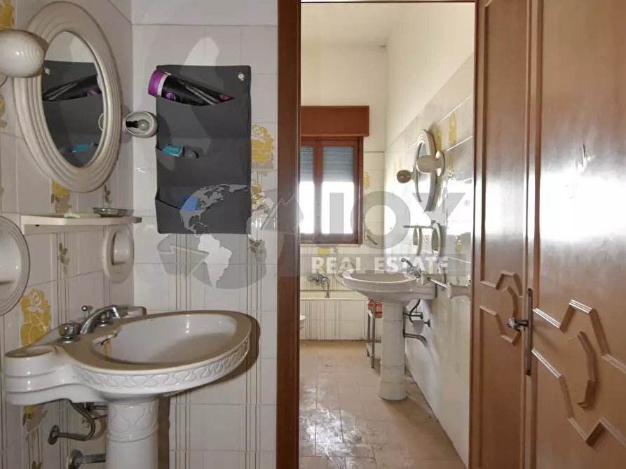 Immagine 8 di Appartamento in vendita  in via maremonti 50 a Campi Salentina