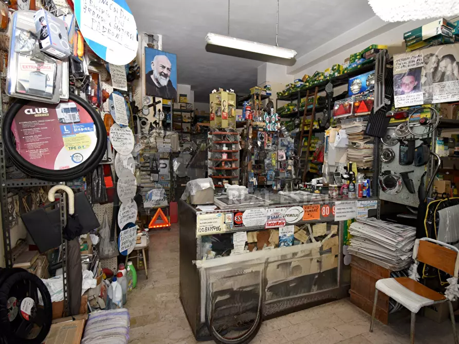 Immagine 3 di Locale commerciale in vendita  in Via g. Candido 1 a Lecce