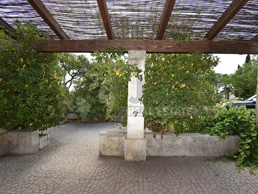 Immagine 16 di Villa in vendita  in Via Carlo Donat Cattin 63 a Specchia