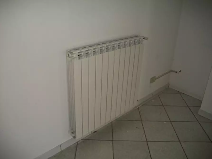 Immagine 7 di Locale commerciale in affitto  in VIA I.SILONE a Lanciano