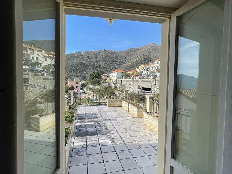 Immagine 28 di Villetta a schiera in vendita  a Alassio