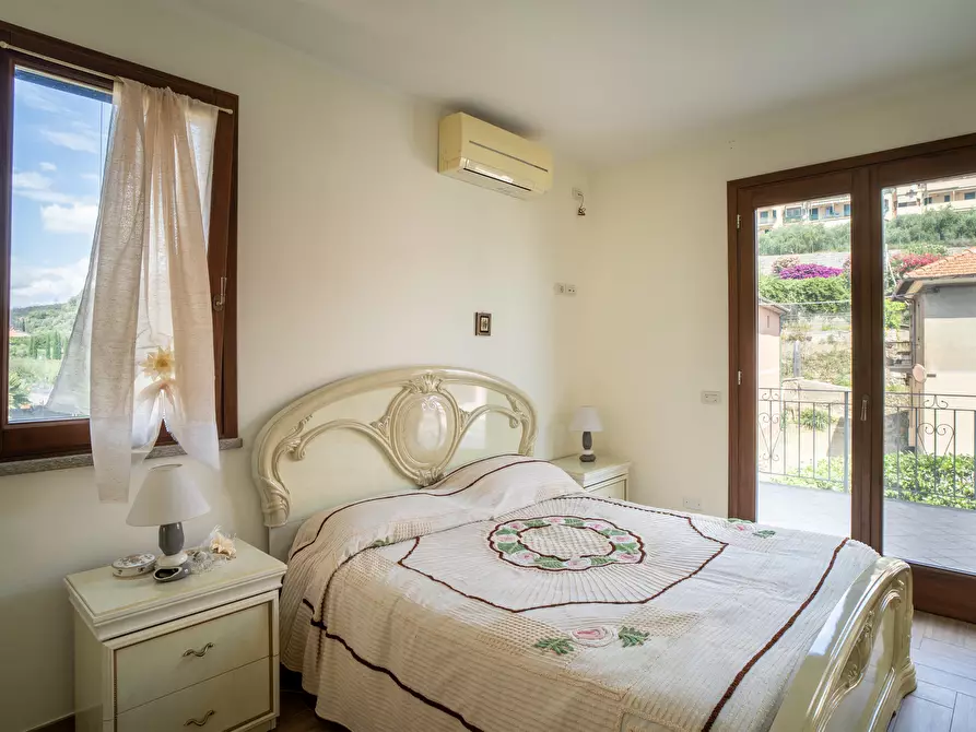 Immagine 10 di Villa in vendita  in Fraz. Coasco a Villanova D'albenga